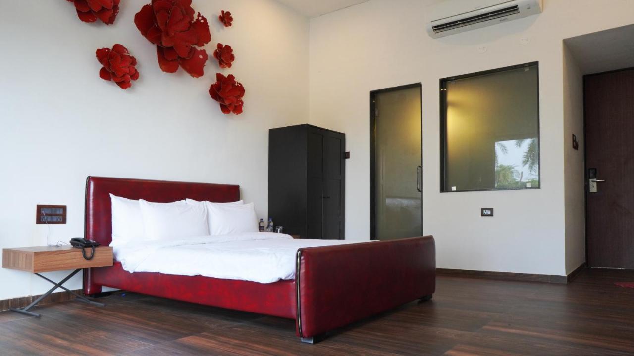 Shanti Resorts Valsad Ngoại thất bức ảnh
